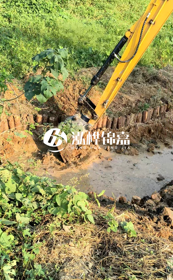德州河道清淤專業施工-打完松木樁后為何需要立即清理淤泥?