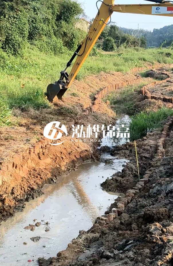 十堰河道清淤專業施工-打完松木樁后清理淤泥費用高不高?