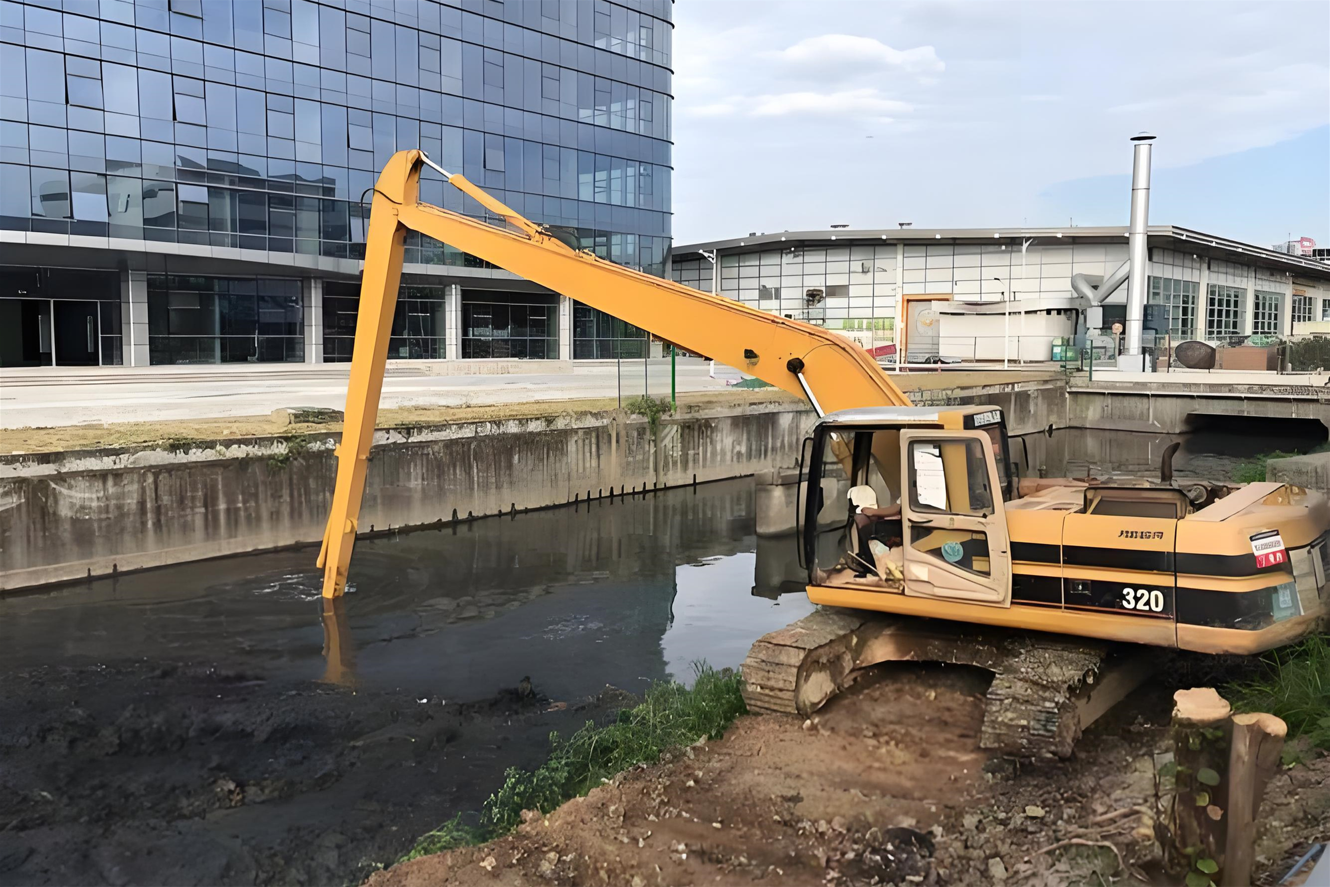 貴州銅仁挖機清淤施工隊 - 魚塘清淤的費用大概需要多少?