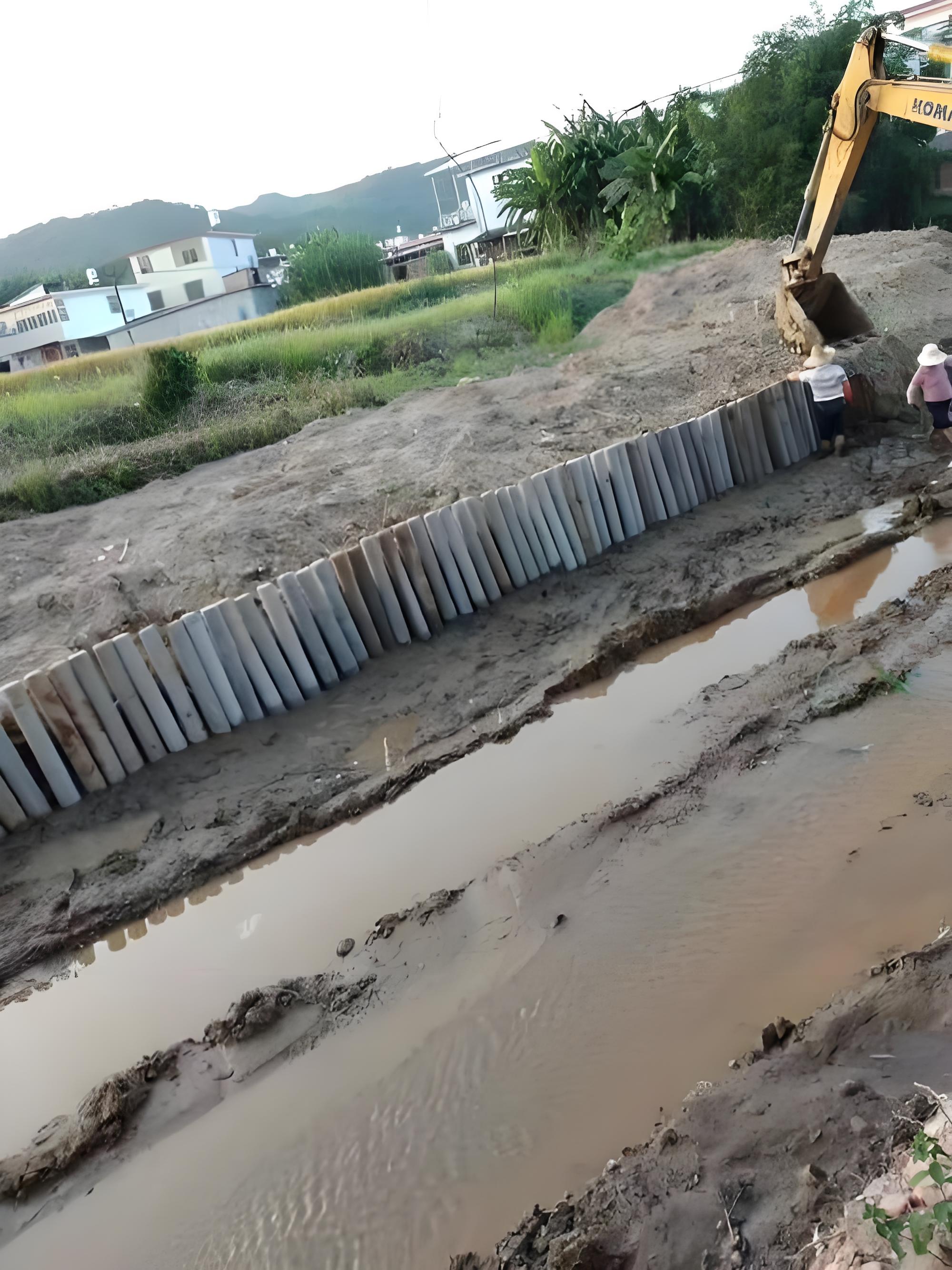 水泥仿木樁廠家泓樺錦嘉 - 4 米水泥圓樁多少錢一米??