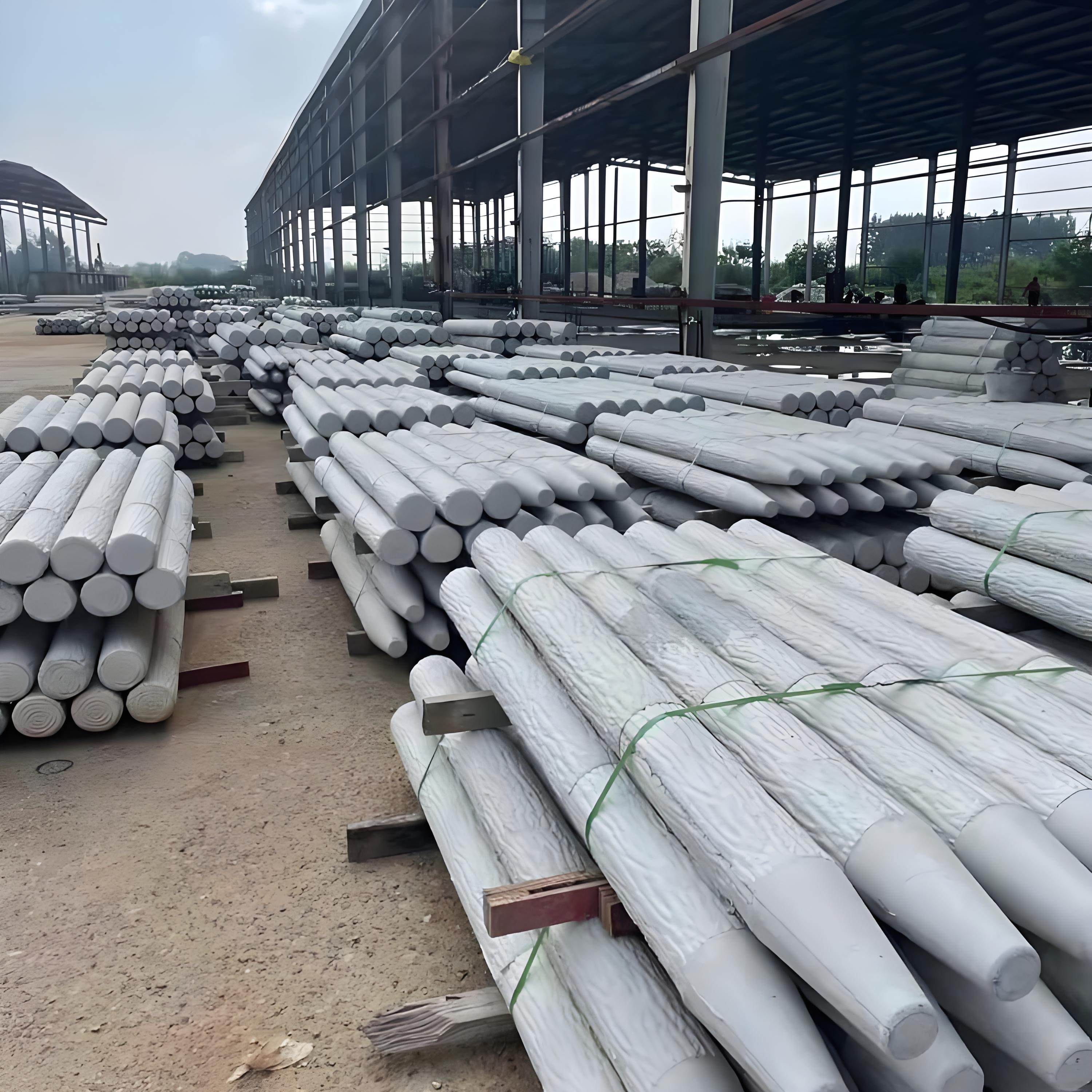 水泥仿木樁廠家泓樺錦嘉-打仿木樁需要打樁機(jī)嗎?